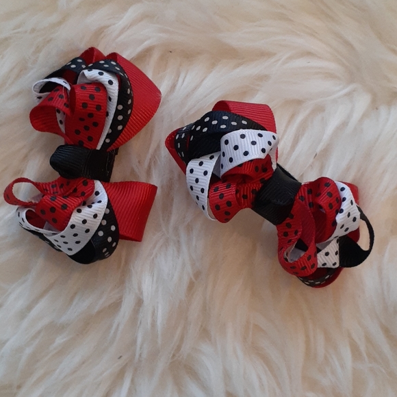 NEW Set Baby Leg Warmers and 2 Hair Bows - Picture 2 of 3